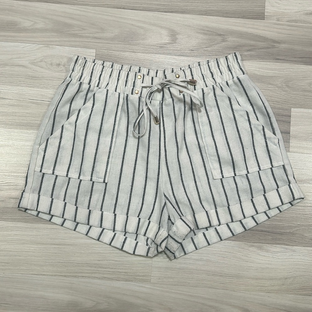 SIMPLE BLESSED Black/White Striped Shorts Size L NC0094